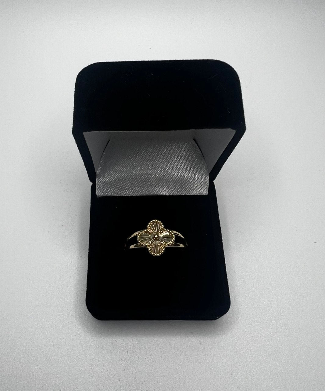 Gold Clover Ring
