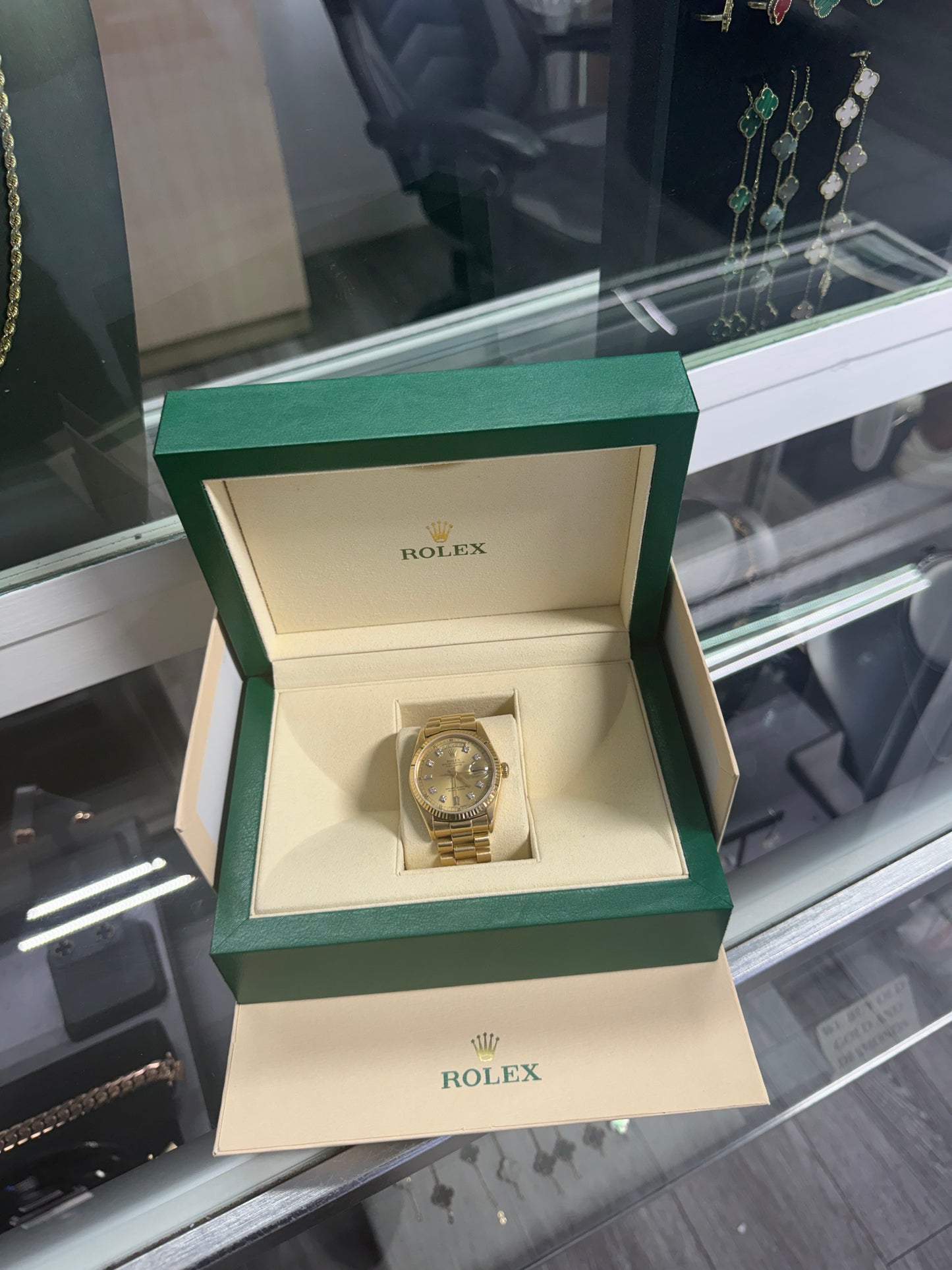 Rolex Day-Date 18K Gold with Diamond Dial – Full Set