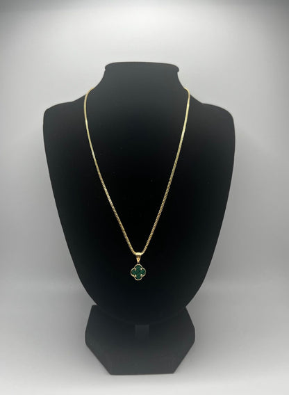 Green Clover 10K Gold Necklace – 16mm